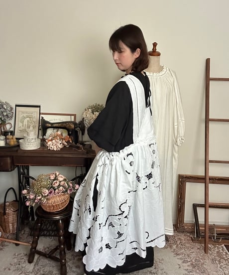 【ブラック】はしごレースブラウス
