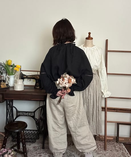 【ブラック】はしごレースブラウス