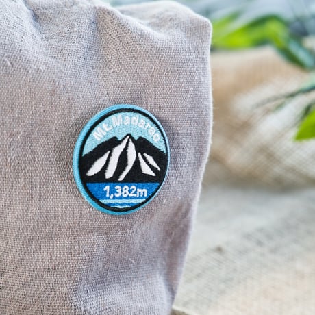 Mt. Madarao 刺繍缶バッジ（φ約5cm）