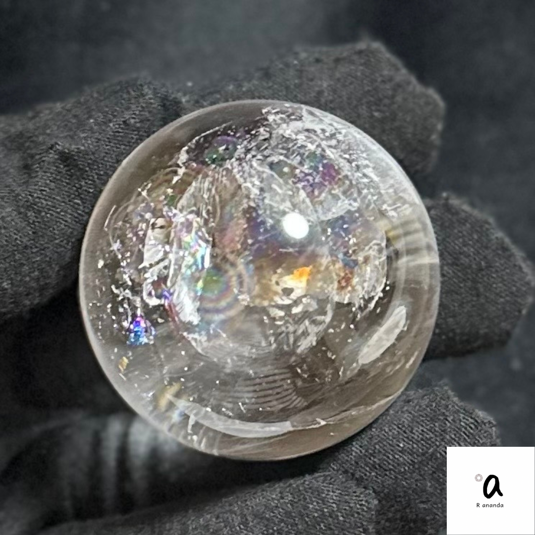 天然石　カタツムリと水晶スフィア　虹入り　金銀2体セット　最終値下げ他 楽天市場】アイリスクォーツ ミニ スフィア 虹 水晶 18mmから20mm 1個