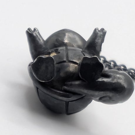 Tiffany & Co.×Daniel Arsham×Pokémon「ゼニガメ ペンダント」