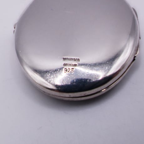 Tiffany & Co. GERMANY oval locket pendant necklace