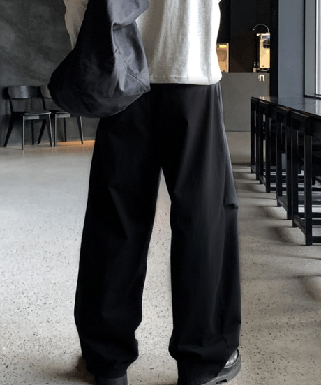 wide curved balloon silhouette trousers in black　NL2138