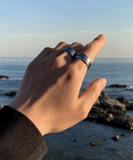 matte silver black line ring　NL2181