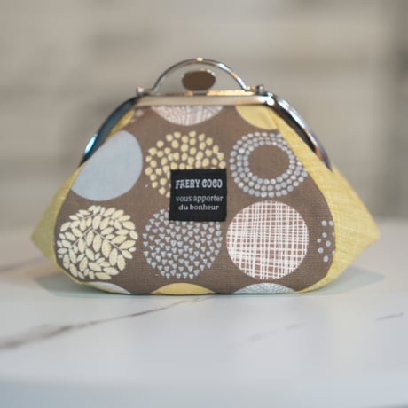 ころんとかわいい がま口ポーチ｜北欧風ドット柄／小物入れに便利NO.600011