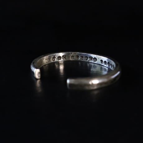 ROUND BANGLE MID