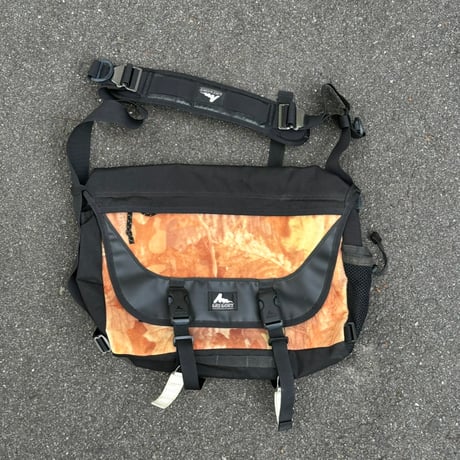 早い者勝ち！♥リロー　R.E.Lordメッセンジャーバッグ　　メジャー柄 再値下❗良品♥リロー R.E.Lordメッセンジャーバッグ メジャー柄