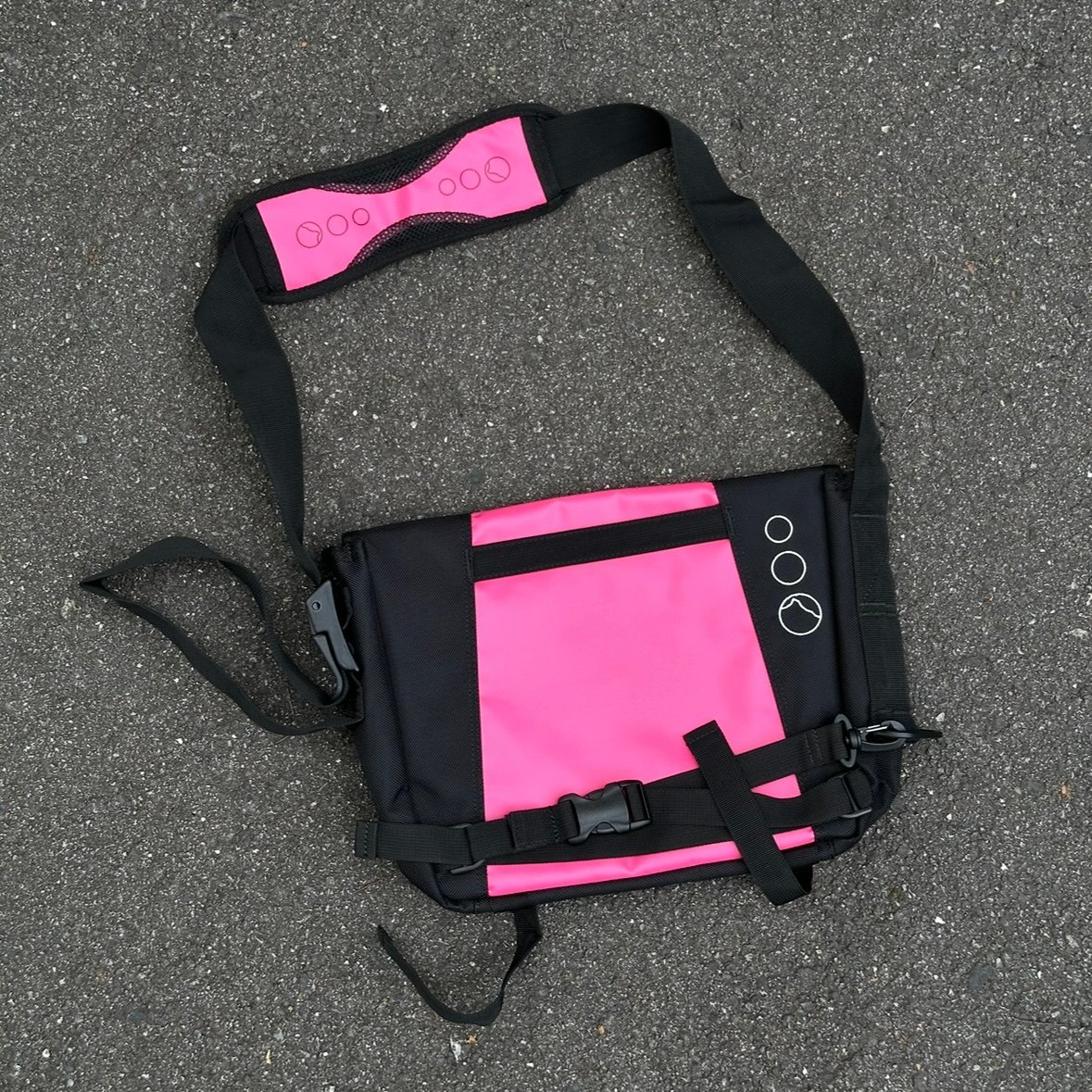 00s Lowe Alpine Courier Bag | Quicken Store