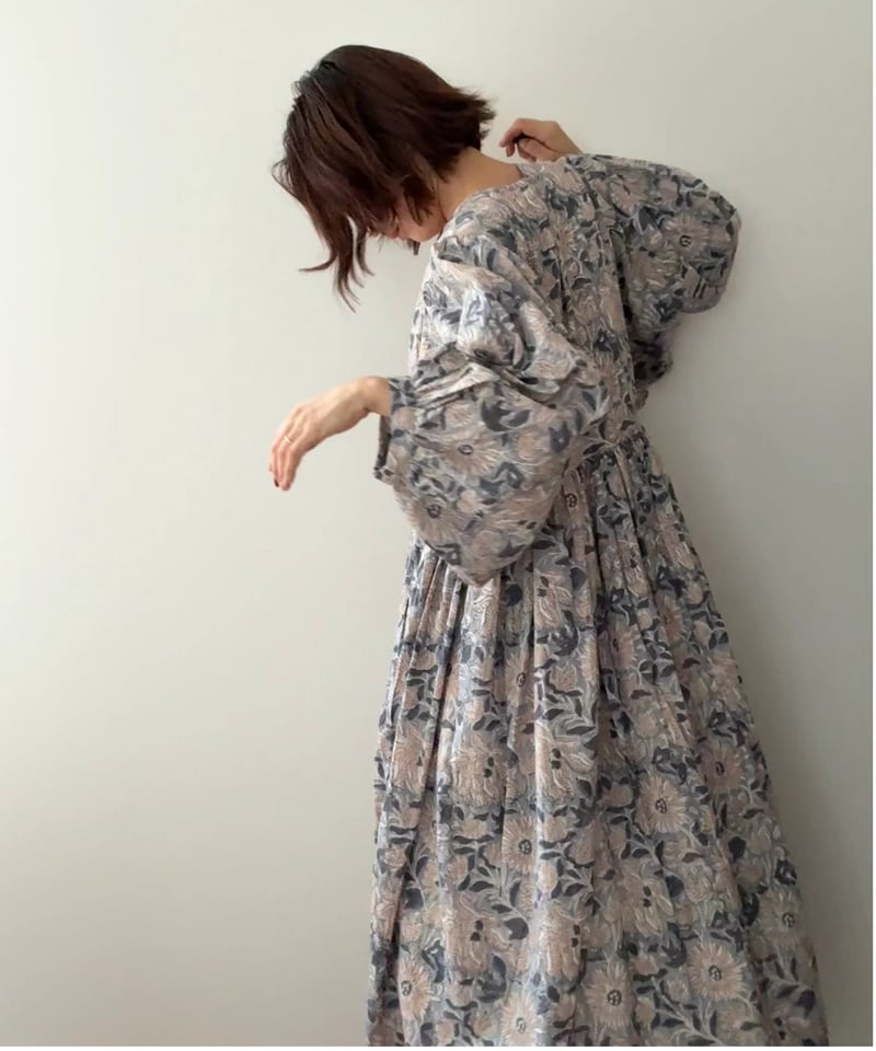 インド綿ブロックプリント ぽわん袖ワンピース グレー | Laddu