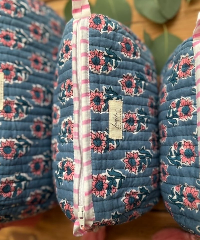 インド綿ブロックプリント キルトポーチ ブルー | Laddu
