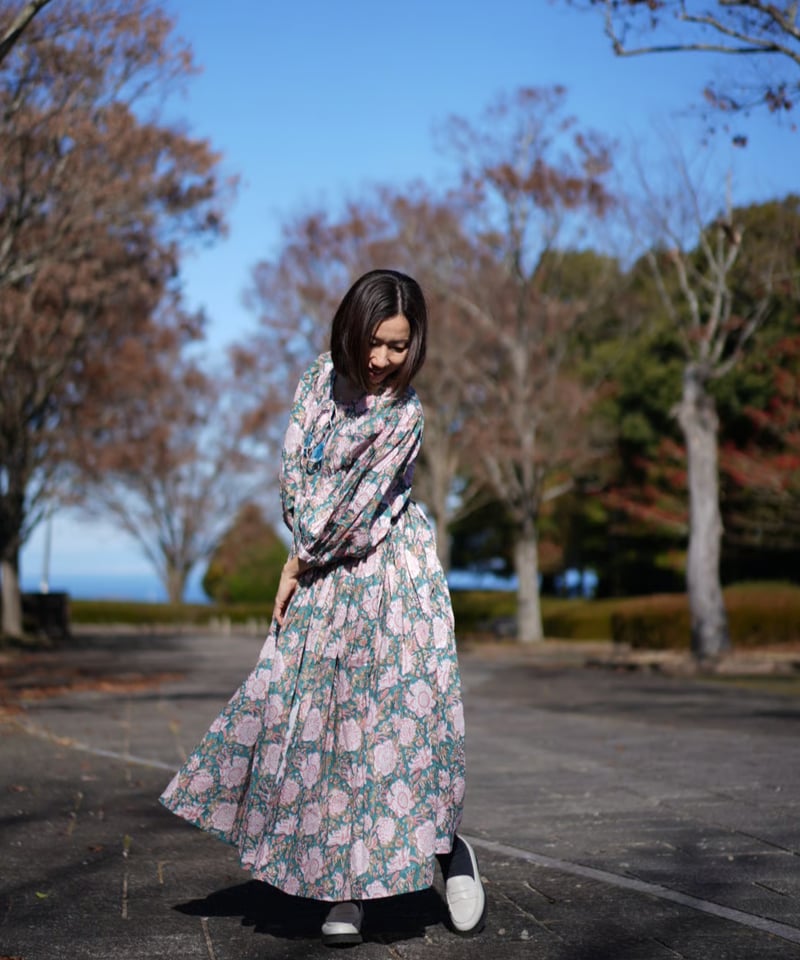 インド綿ブロックプリント ぽわん袖ワンピース ピーコックグリーン | Laddu