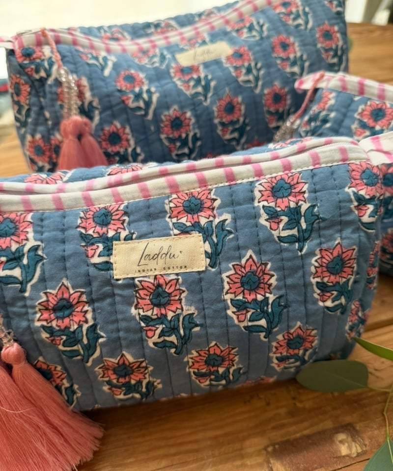 インド綿ブロックプリント キルトポーチ ブルー | Laddu