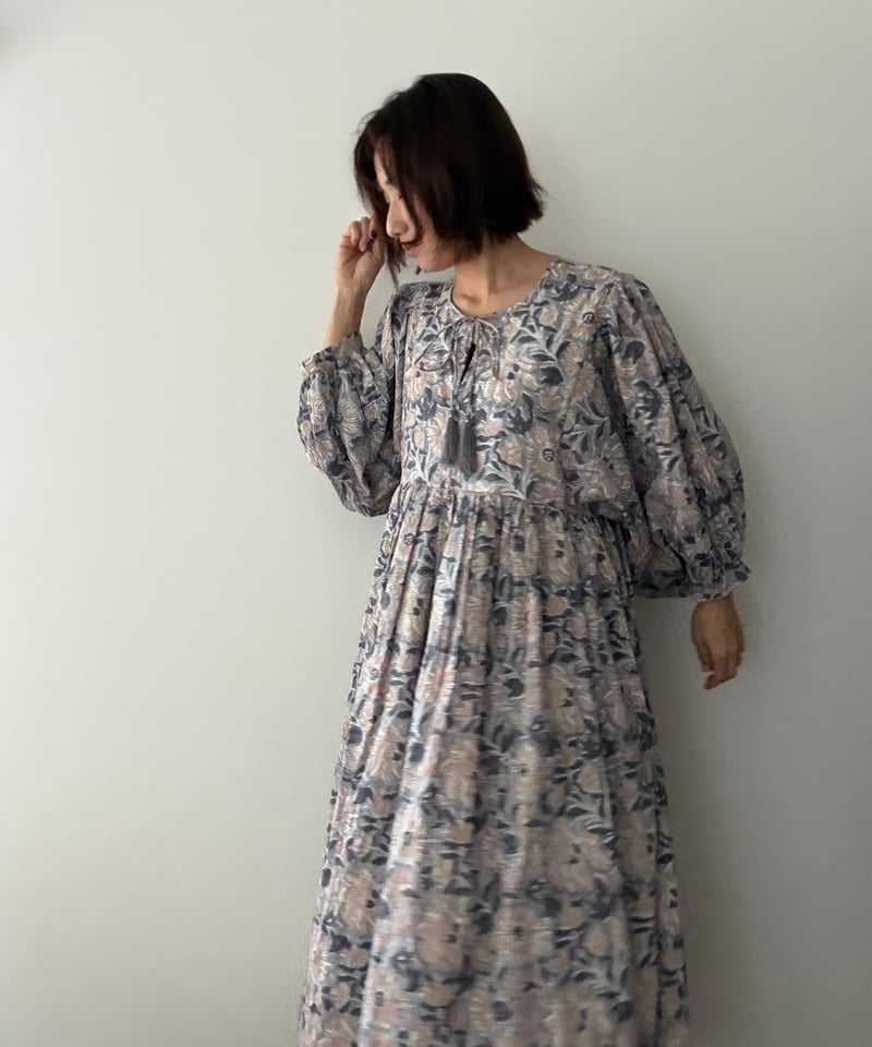 インド綿ブロックプリント ぽわん袖ワンピース グレー | Laddu