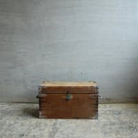木製ヴィンテージトランク金属取手付き収納箱　〈120A〉