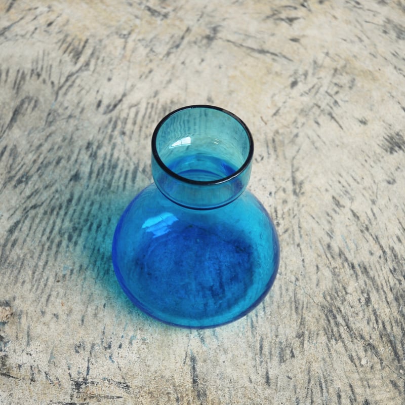 青色ガラス フラワーベース 魚モチーフ 青色ガラス フラワーベース 魚