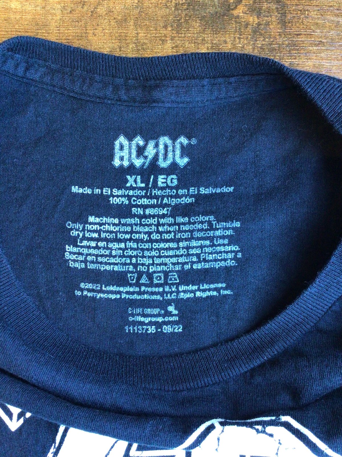 公式・23年製【AC/DC】 エーシーディーシー 悪魔の招待状 大砲 バンドT
