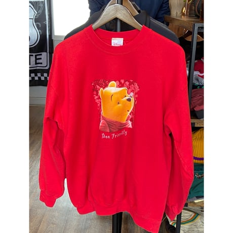 【Disney store】 くまのプーさん クルーネックスウェット レッド L