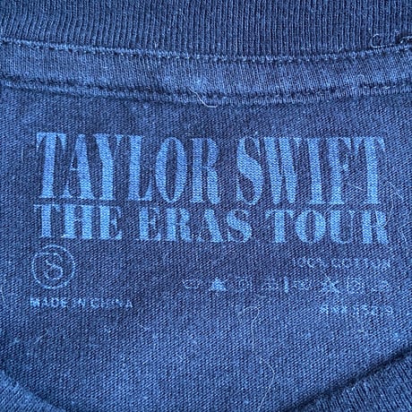 【TAYLOR SWIFT】 THE ERAS TOUR オフィシャル ツアーTシャツ 両面プリント S ブラック