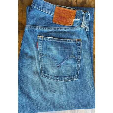 色落ち抜群！【Levi's】504 ダメージあり ストレート W34