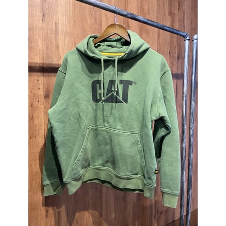 【CATERPILLAR】  CAT ロゴプリント スウェットパーカー セージグリーン Lサイズ