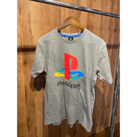【PlayStation】 公式 ロゴ Tシャツ LL グレー 織りネーム付き ゲームTシャツ