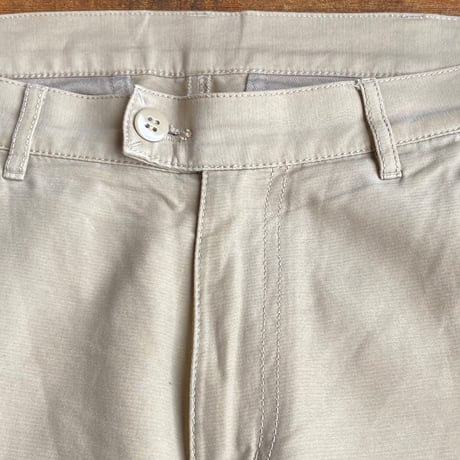 【LACOSTE】ワニロゴ刺繍 ストレッチチノパン "32" / ジッパーフライ ベージュ / コットン