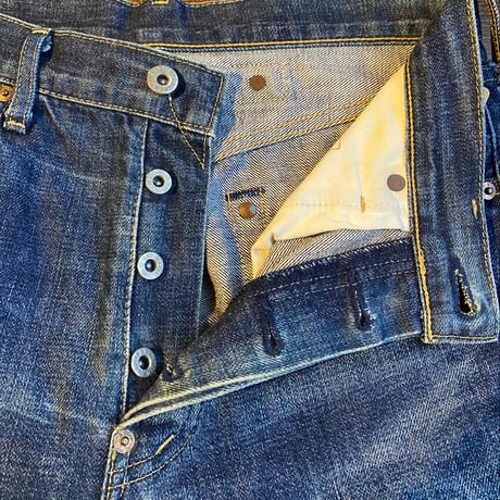 【Levi's VINTAGE CLOTHING 702-XX】 シンチバック・ボタンフライ 濃紺ヴィンテージ加工デニムパンツ