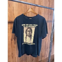00s 【GILDAN】 SITTING BULL ネイティブアメリカン メッセージプリント Tシャツ ネイビー L ラコタ族