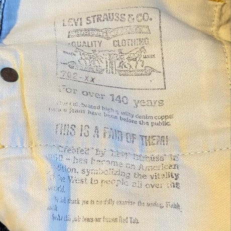 【Levi's VINTAGE CLOTHING 702-XX】 シンチバック・ボタンフライ 濃紺ヴィンテージ加工デニムパンツ