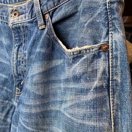 色落ち抜群！【Levi's】504 ダメージあり ストレート W34