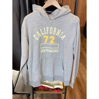 [CALIFORNIA 72]  カレッジロゴ プリントパーカー グレー