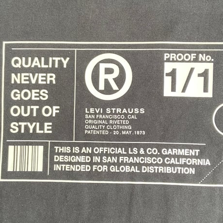 【Levi's】 バックプリント リラックスフィットTシャツ ブラック Mサイズ