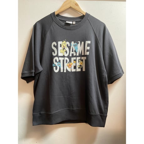 【GU】セサミストリート　コラボTシャツ  グレー　M