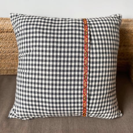 老虎刺繍のクッションカバー