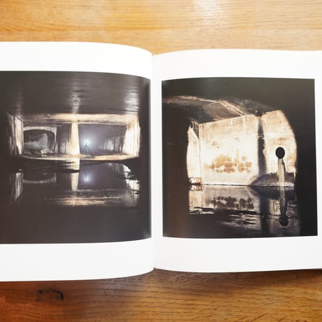畠山直哉 Naoya Hatakeyama - アンダーグラウンド Underground [古書]