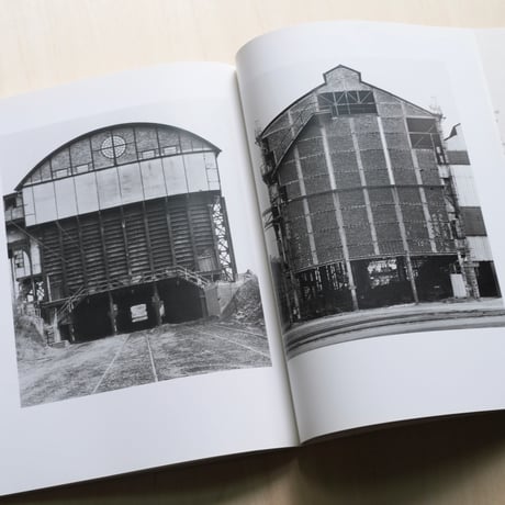 Bernd und Hilla Becher - Hauser und Hallen