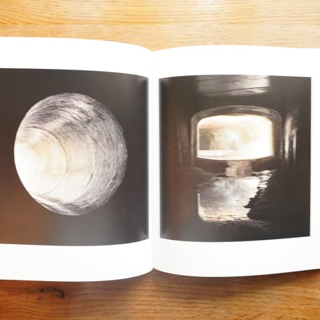 畠山直哉 Naoya Hatakeyama - アンダーグラウンド Underground [古書]