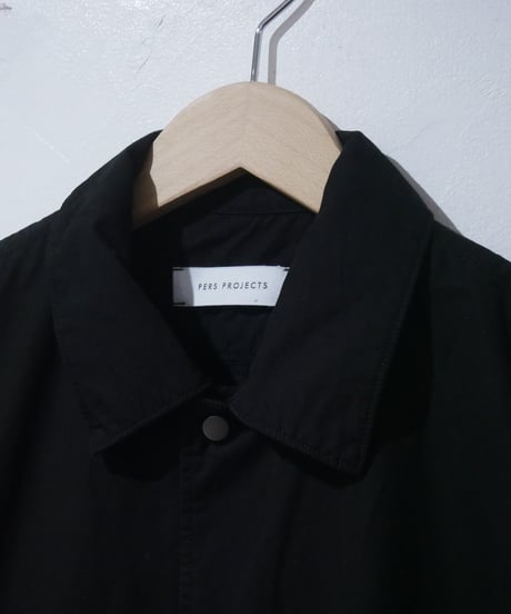 パースプロジェクト【PERS PROJECTS】　RILEY SHORT COACH BLOUSON　ブラック
