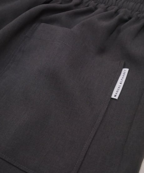 マニュアルアルファベット【manualalphabet】STRECH TWILL EASY PANTS　チャコール