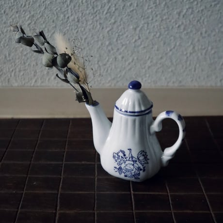 醤油挿しだったものは花器になる
