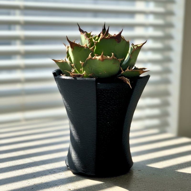 Shield】アガベ専用デザイン植木鉢。3Dプリントで軽量・通気性抜群の