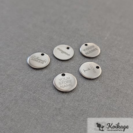 ¥99【名入れ無料】サージカルステンレス製 刻印チャーム│10mm ラウンド 鏡面 ゴールド│選べるフォント オリジナルロゴ オーダー ブランドネームタグ 片面 両面