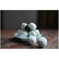 古樹白茶（龍珠）　６珠（約７ｇ／珠ｘ６珠）袋入り