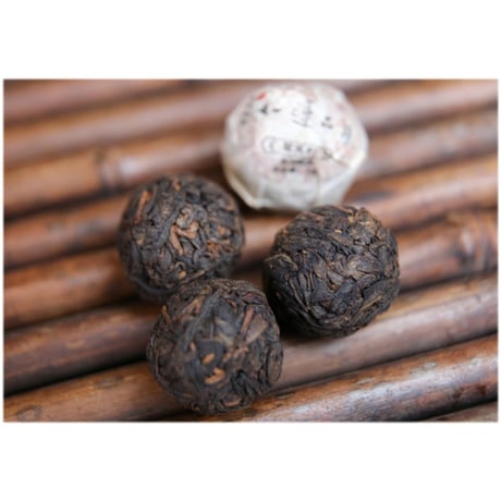 プアール熟茶（龍珠）　６珠（約７ｇ／珠ｘ６珠）　袋入り