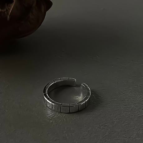 blocked minimal open ring　VM1095