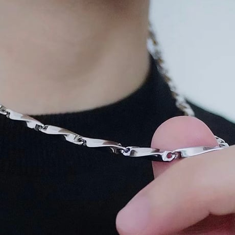 minimal twist chain necklace　VM1082