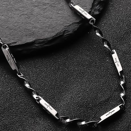 twisted plate motif chain necklace　VM1096