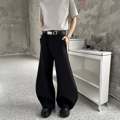 minimal structure wide slacks　VM1135