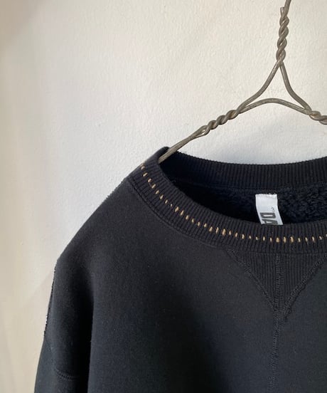 DA'S/Wrap-over Sweatshirt with PATRINIA 'TSURIAMI'/ Black (DA'Sのラップオーバースウェットシャツ/ 黒)