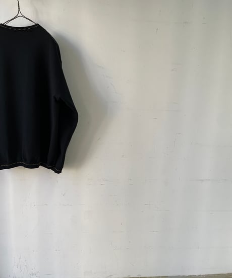 DA'S/Wrap-over Sweatshirt with PATRINIA 'TSURIAMI'/ Black (DA'Sのラップオーバースウェットシャツ/ 黒)
